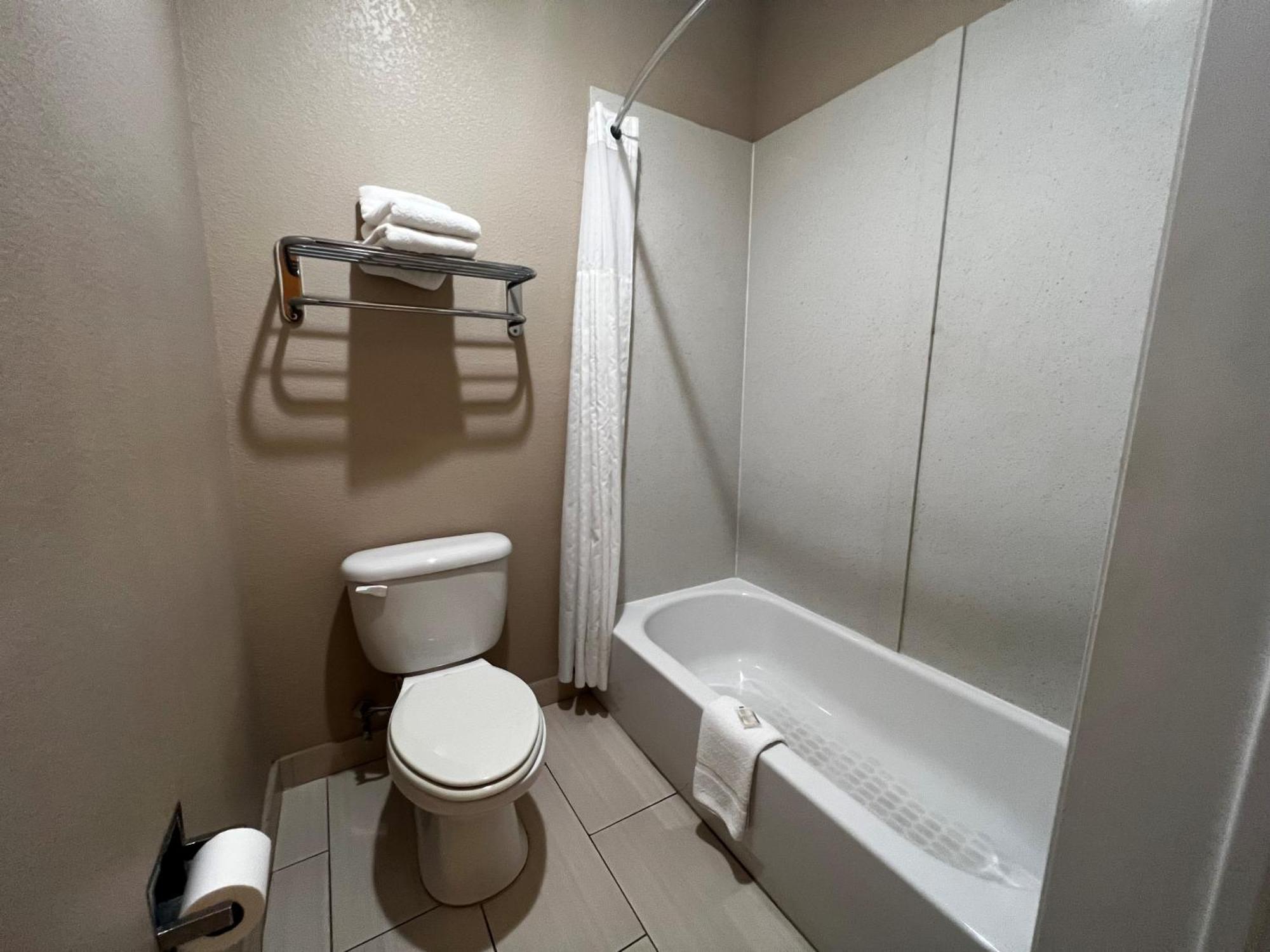 Motel Super 8 By Wyndham Center Zewnętrze zdjęcie